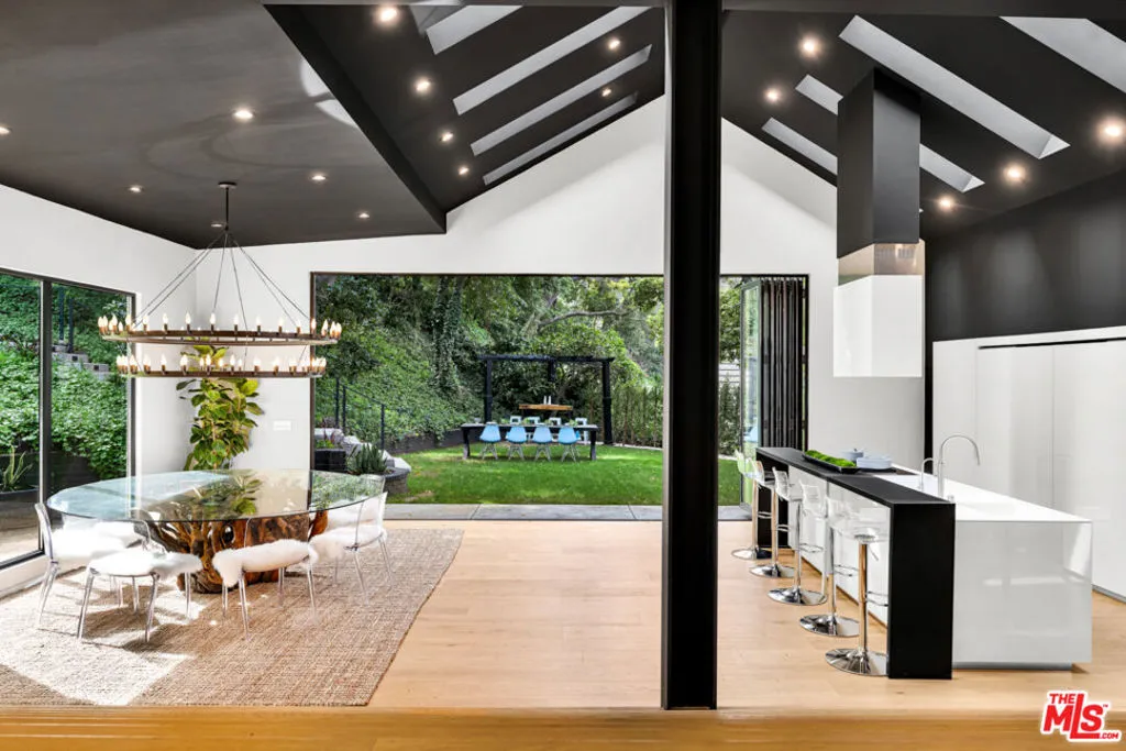 10560 Dolcedo Way, Bel Air, California 90077 home-pic-6